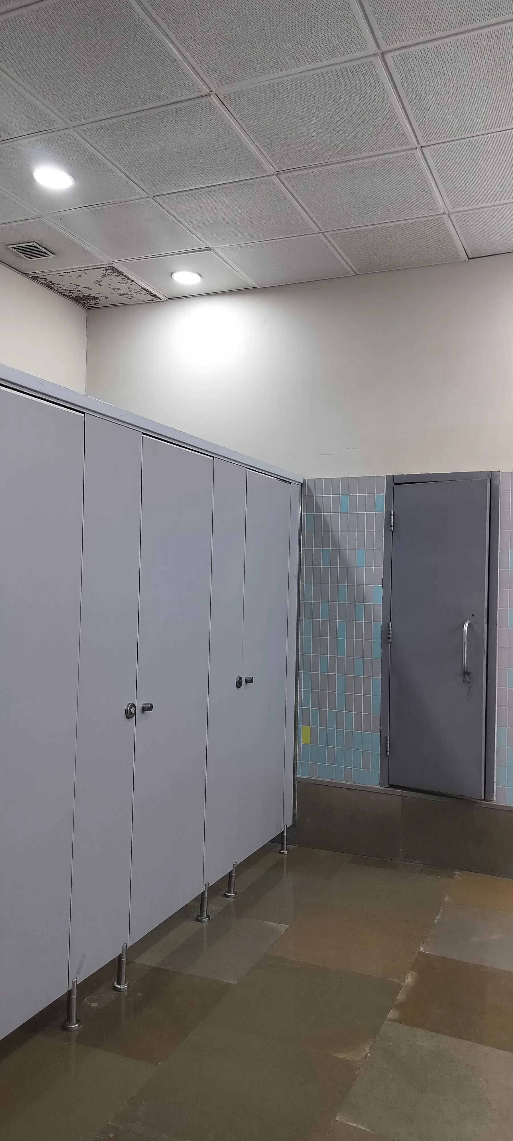 Ahmedabad University, School of Engineering and Applied Science Washroom photo 3